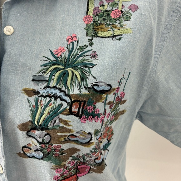 Vintage Victoria Jones Petites Embroidered Garden Short Sleeve Button Down Shirt - Picture 3 of 11